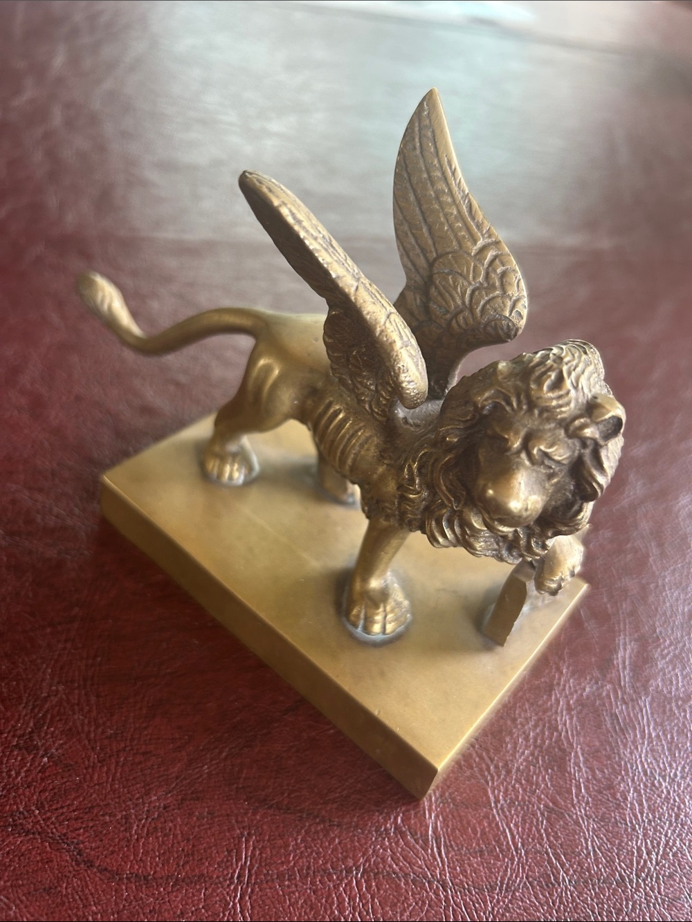 Brass-Finish Winged Lion Sculpture - Decorative Home Art